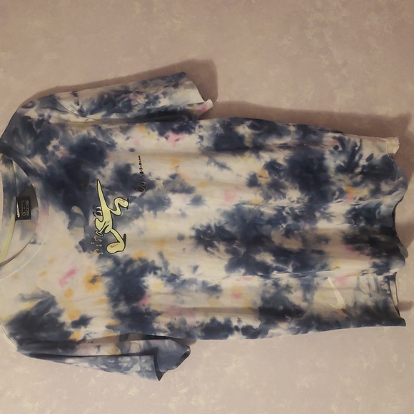 Nike Blue and White Tie-Dye T-Shirt - Picture 4 of 10